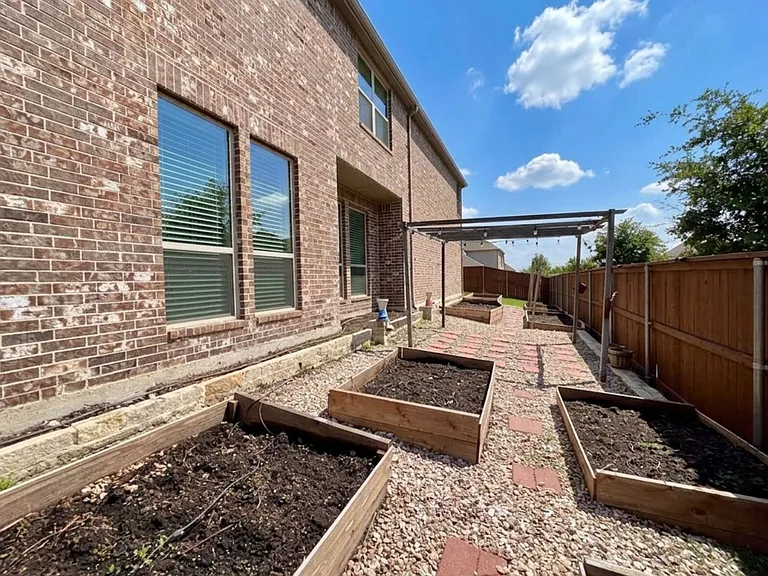 14093 Shiloh Springs Dr — Photo 41