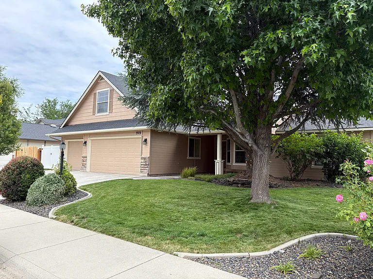 2920 N High Desert Way — Photo 1