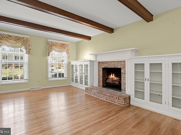 3rd image of 5129 Hesperus Dr