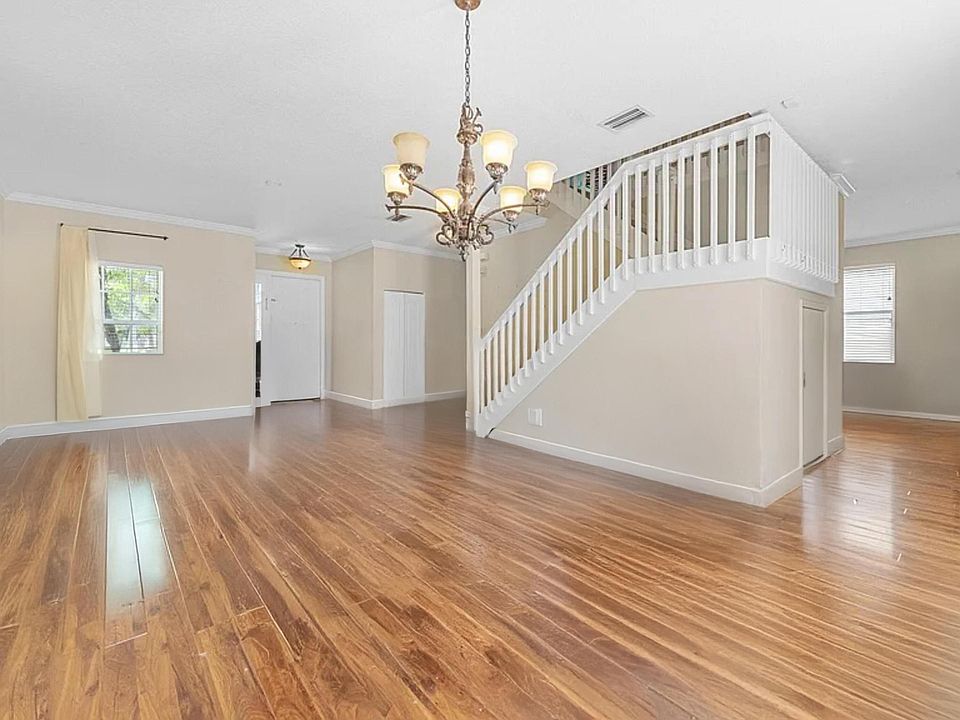 1st image of 168 Canterbury Place
