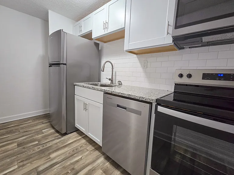 Archer Court — Photo 2