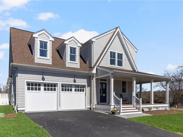 5 Lookout Ln, Portsmouth, RI 02871