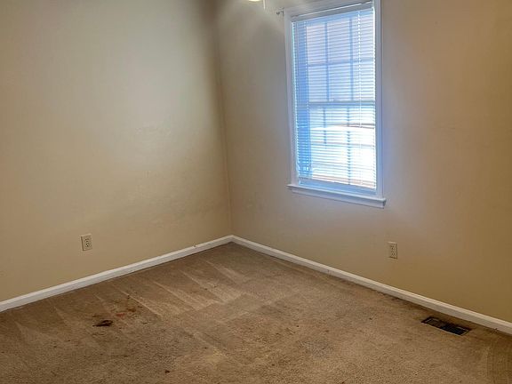 4th image of 108 Concord Dr #C