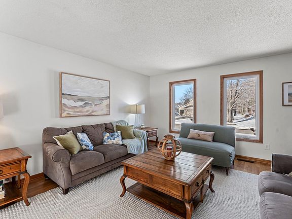 5th image of 4116 Parkridge Dr