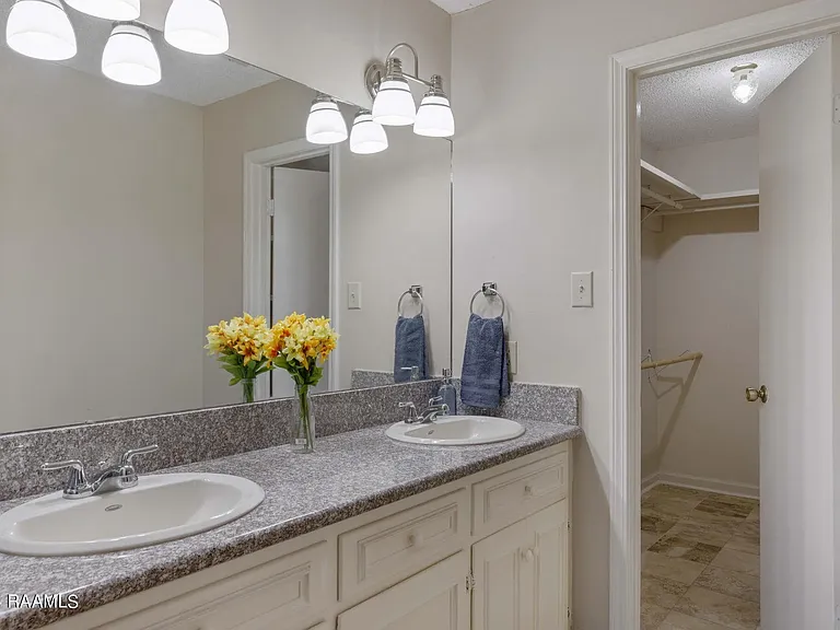 103 Wadsworth Dr #A — Photo 17