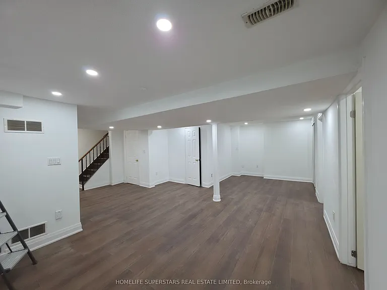 5 Big Moe Cres #BASEMENT — Photo 3