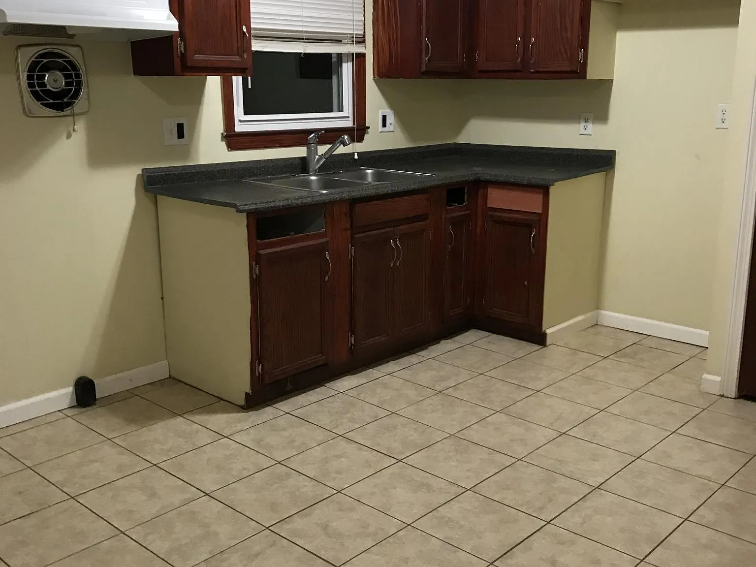 2 bed, 900 sqft, $2,650 — Photo 3