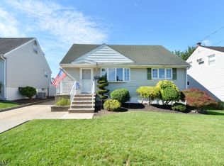 186 Palmer Ter, Wood Ridge, NJ 07075