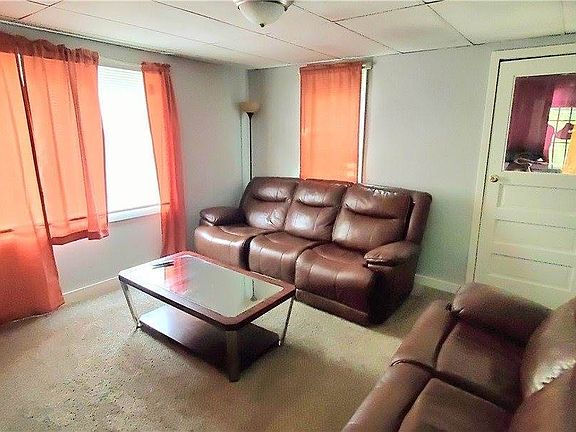 5th image of 2051 Sarchet Ave