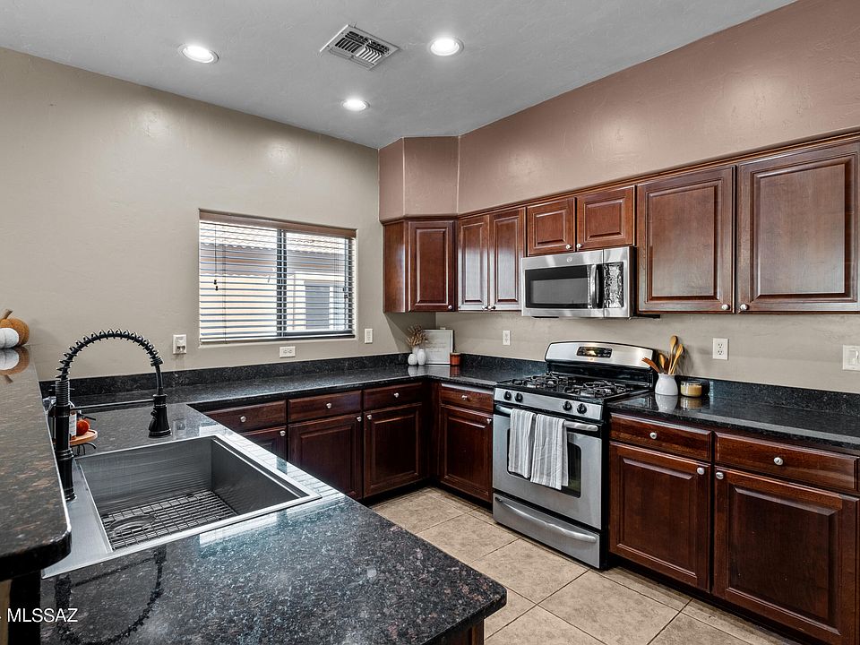 1st image of 469 E Placita Fanega