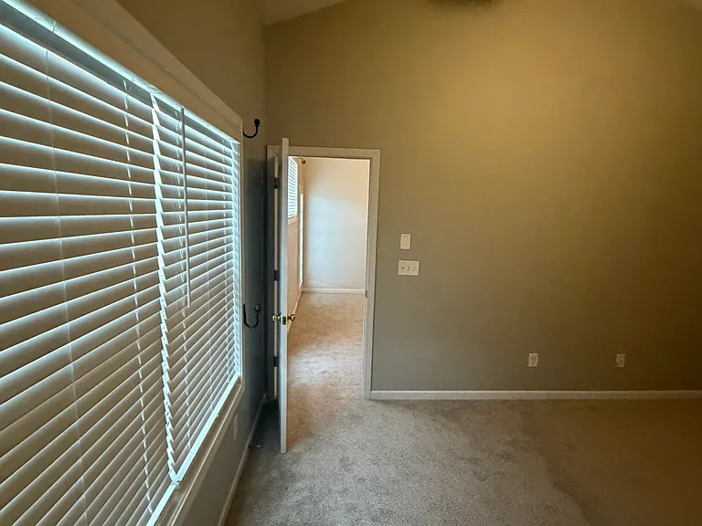 2414 Suwanee Pointe Dr — Photo 19