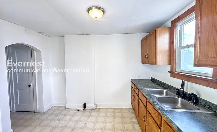 661 S Burgess Ave — Photo 8