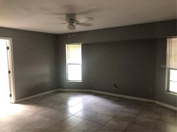 3rd image of 1165 Fleetwood Dr