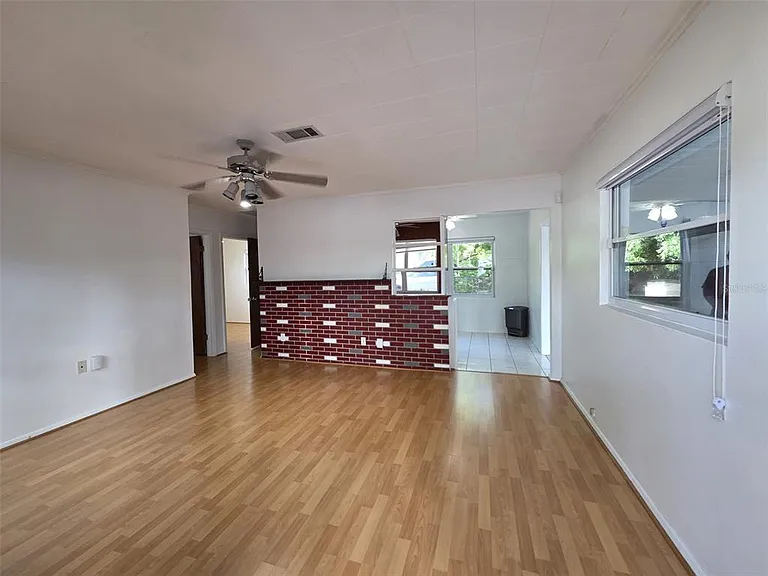 7216 James St — Photo 16