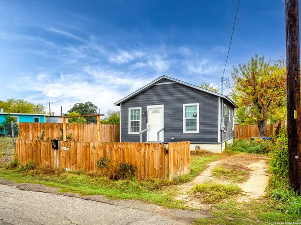 207 ROBERTS ST, San Antonio, TX 78207