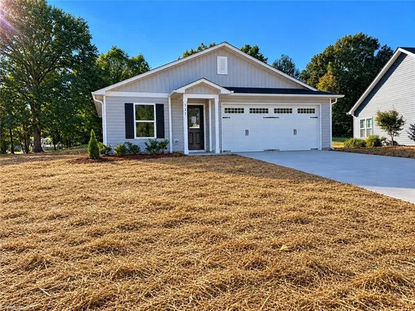 337 Frank Cherry St, Eden, NC 27288