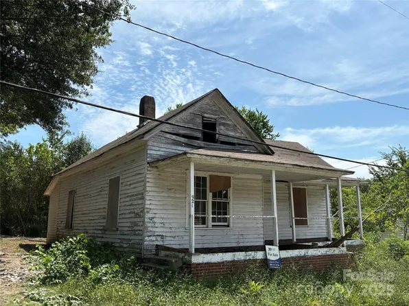 921 Loft Ln, Lancaster, SC 29720