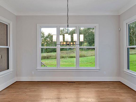 4th image of 150 Farwood Ct