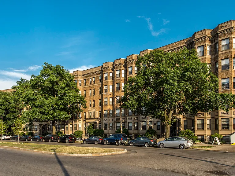 Commonwealth Apartments — Photo 6