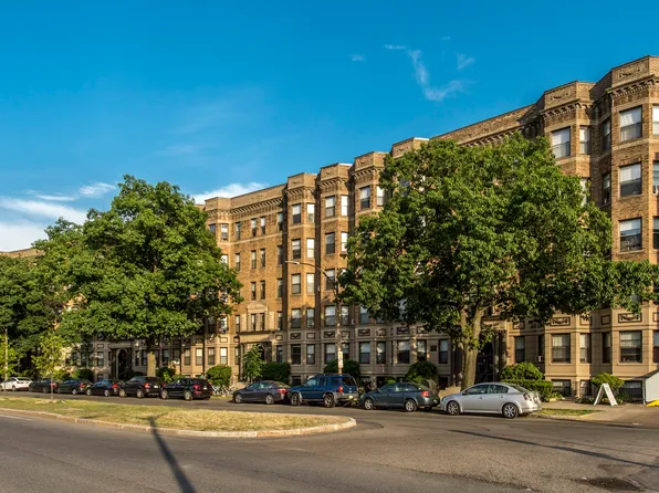 Commonwealth Apartments