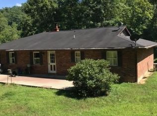 949 Deephole Branch Rd, Genoa, WV 25517