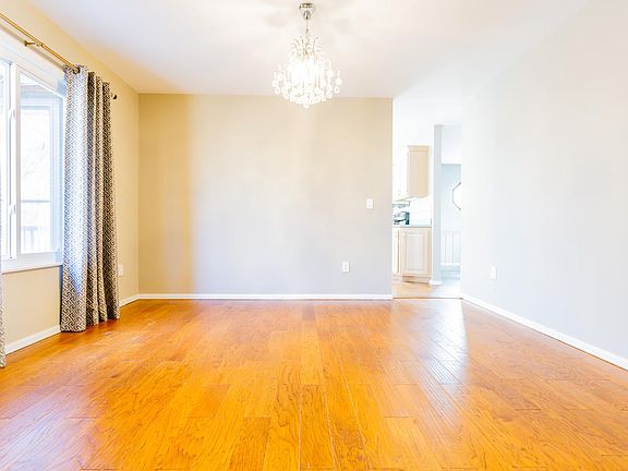 5th image of 15222 Kempwood Dr