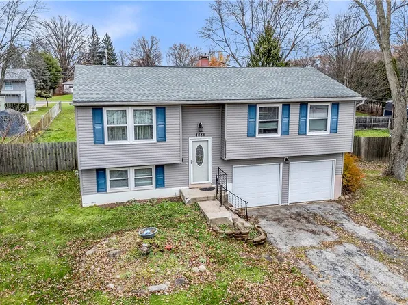 4886 Pine Trace St, Youngstown, OH 44515