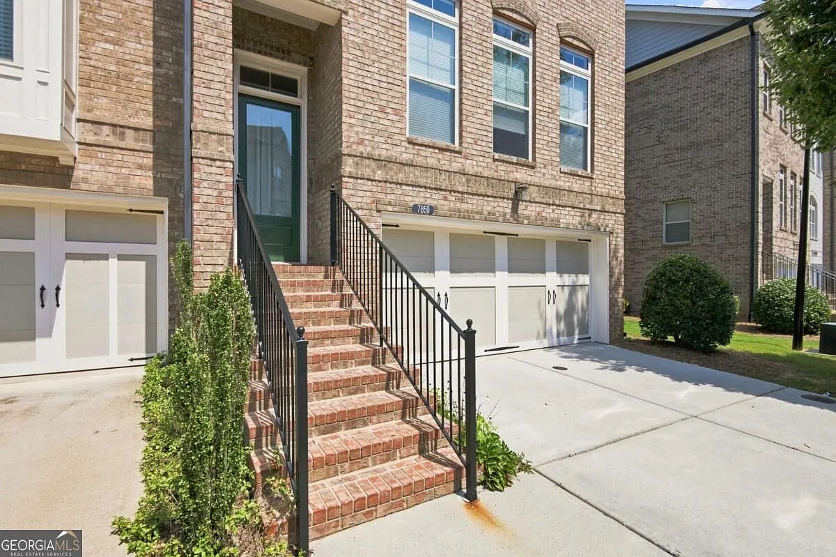 4 bed, 3.5 bath, 1984 sqft, $3,100 — Photo 2