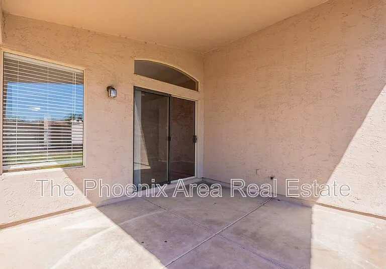 1261 N Balboa Dr — Photo 5