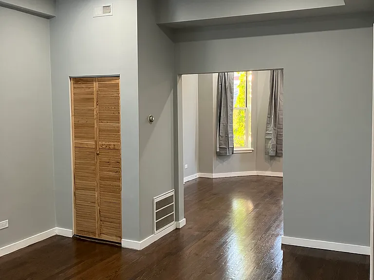2507 W Augusta Blvd #2F — Photo 3
