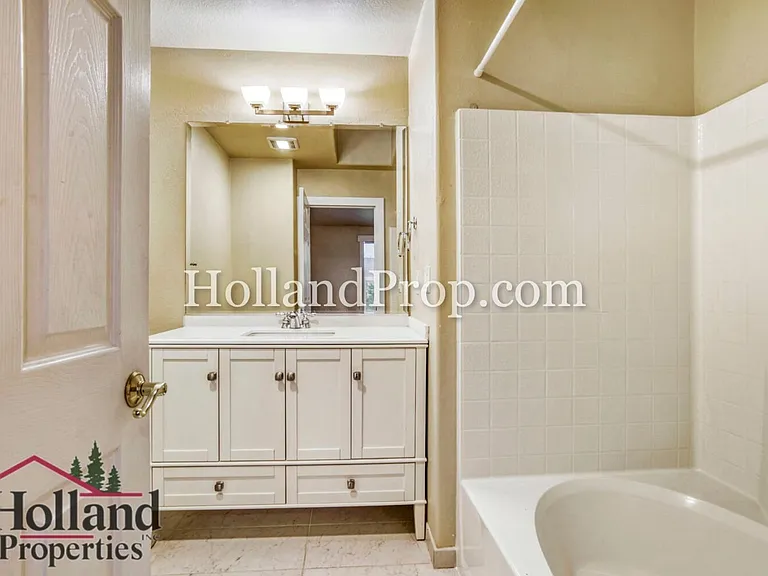 248 NW Prescott Pl — Photo 18