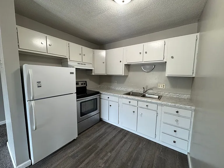 118 E Phillip Ave — Photo 4