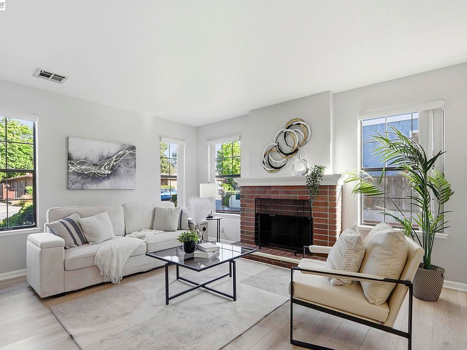 1st image of 377 S Bernardo Ave