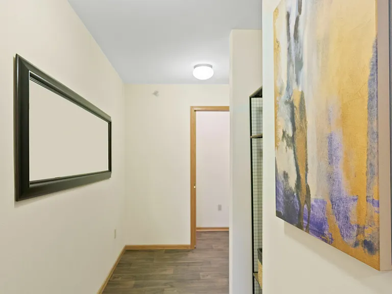 Saddlebrook Apartments Entryway