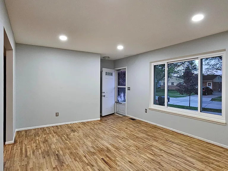 510 Sheffield Dr — Photo 8