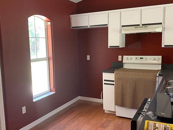 4th image of 2508 Fern Palm Dr