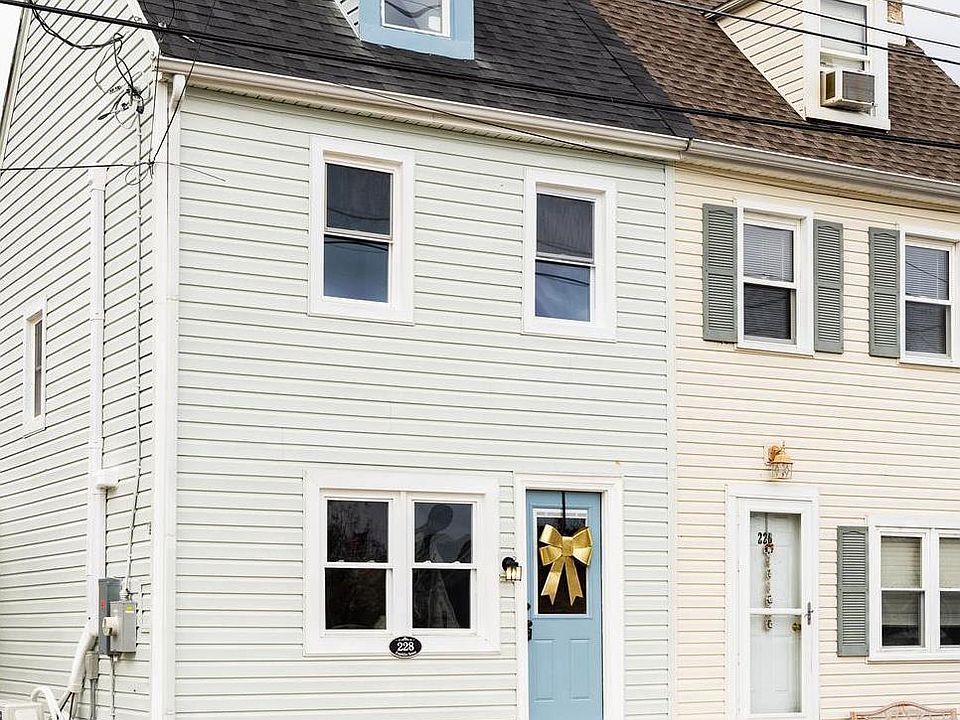 1st image of 228 Franklin St