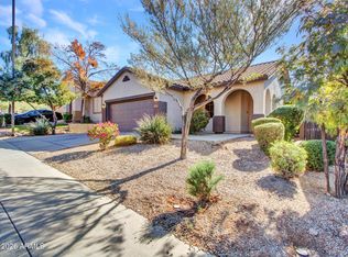 3825 W Desert Creek Ln, Phoenix, AZ 85086