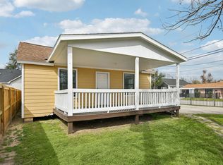 1409 Fairbanks St, Houston, TX 77009