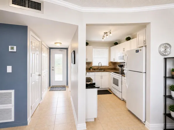 2651 SUNRISE LAKES Drive E #310, Sunrise, FL 33322