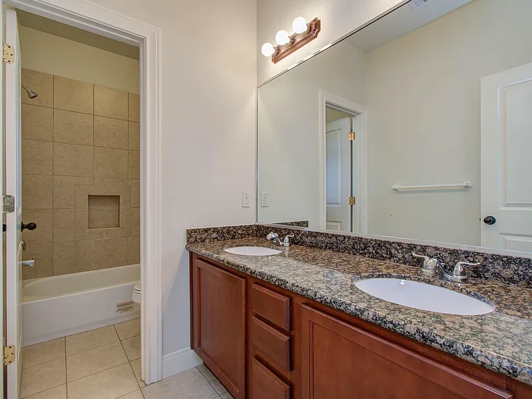 10205 Brooktree Dr — Photo 28
