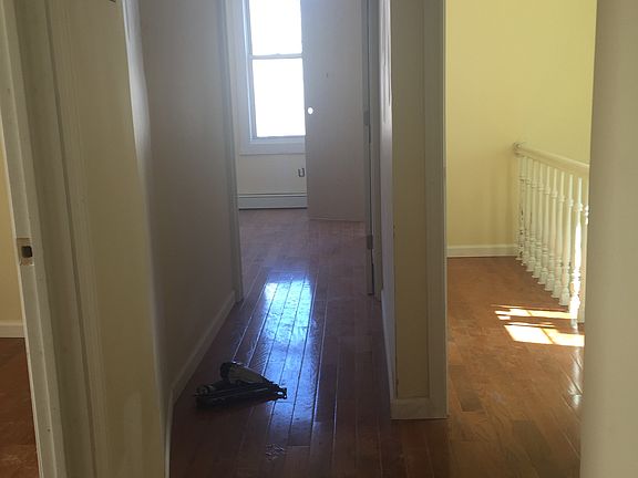 5th image of 3645 Barnes Ave