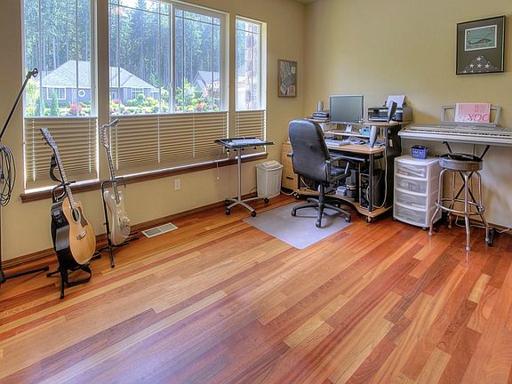4th image of 7301 47th Ave NE