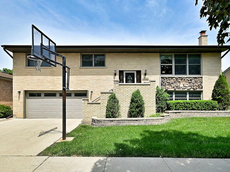 1st image of 8800 Richard St