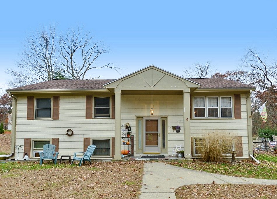 1st image of 6 Louise Dr