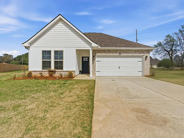 221 Willie Sanders Dr — Photo 1