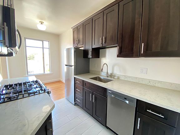 3rd image of 3737 Fillmore St APT 302