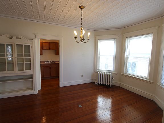 5th image of 105 Grovers Ave #1