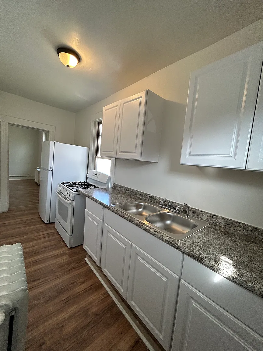 607 Lorenz Ave Floor 2 photo 1