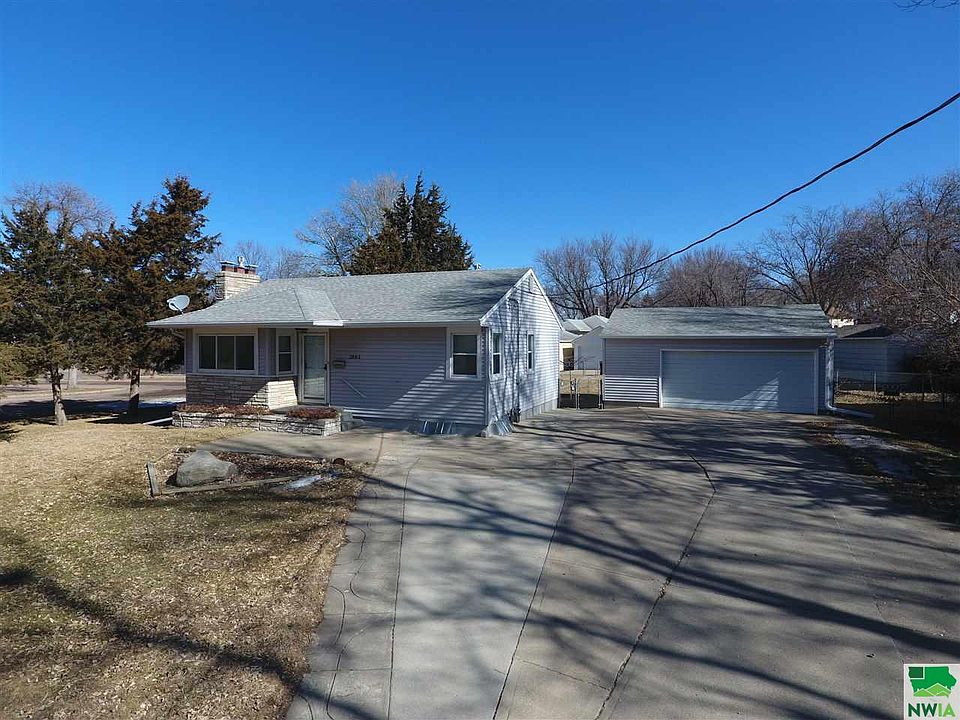 1st image of 2861 Drewyer Ave